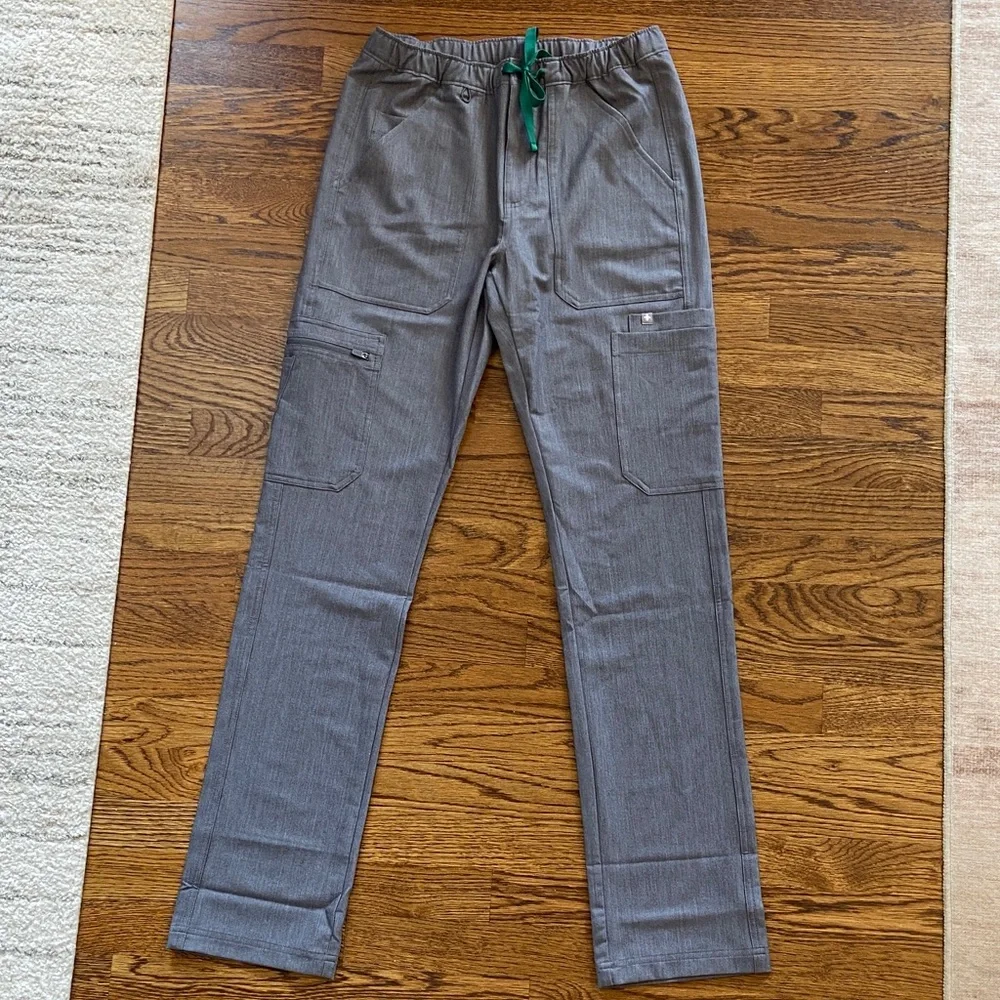 Figs Men’s Cairo‎ Cargo Scrubs - XSmall Tall NWT
